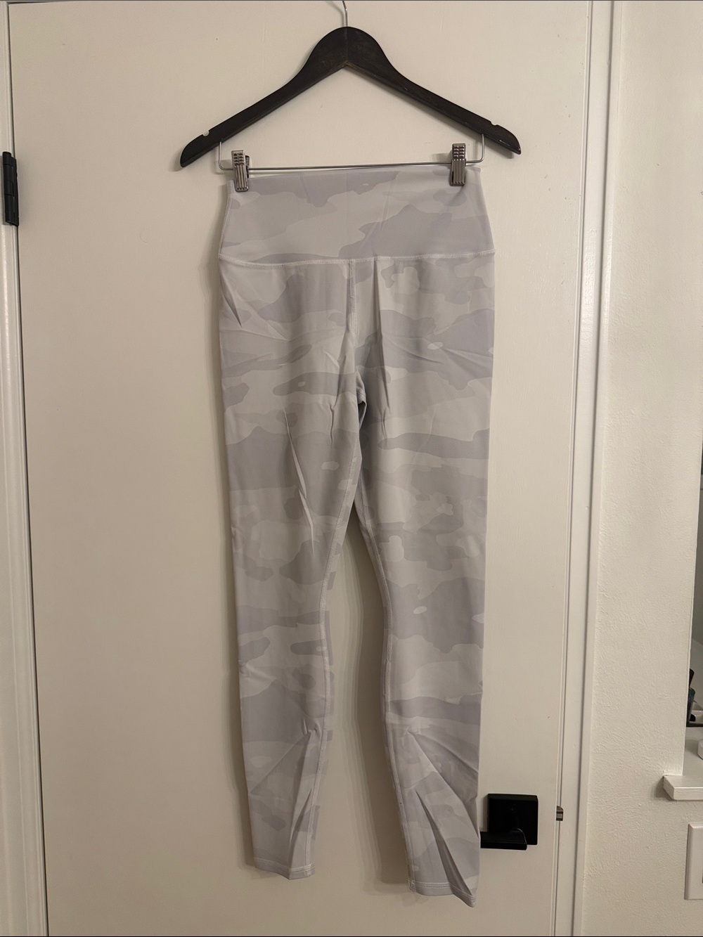 ALO Yoga Light Gray Camo High-Waist Leggings